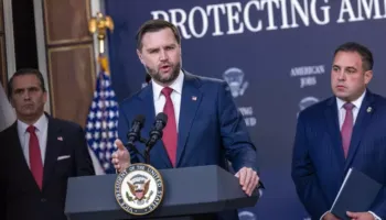 J.D. Vance akuzon Microsoft-in për abuzim me vizat e punës: Pushuan 6 mijë amerikanë dhe morën të huaj