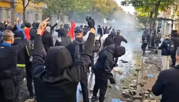 Jehona e protestes ne mediat boterore/ Associated Press transmeton “live” nga Tirana