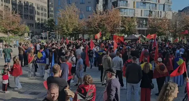 “Jo në emrin tim”/ Dënimi i ish-krerëve të UÇK-së nga Haga me 81 vite burg, protestë në Bruksel