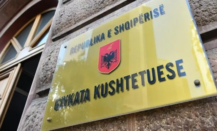 Jo vetëm pagat, magjistratët padisin qeverinë në Kushtetuese për moshën e pensionit