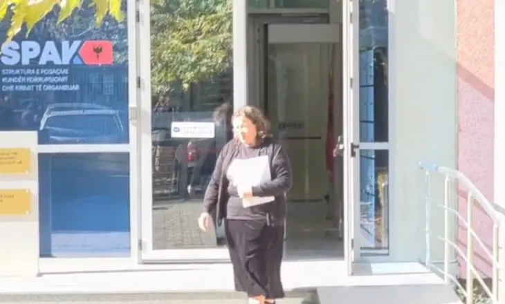 Juristja dorëzon në SPAK kallëzim ndaj kryeministrit Rama dhe kryepolicit Hita
