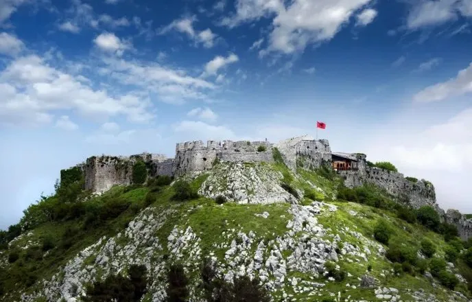 Kalaja e Rozafës tërhoqi mbi 28 mijë turistë gjatë shtatorit