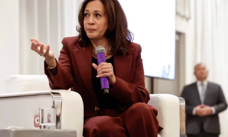 Kamala Harris u përgjigjet kritikëve të saj: Prioriteti është fitorja e demokratëve