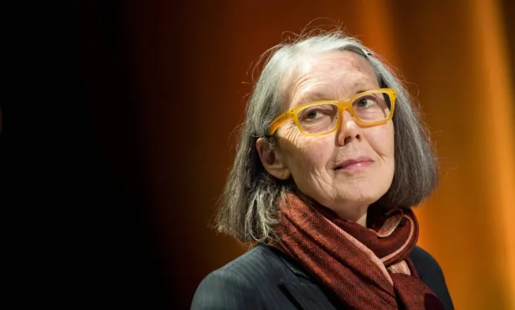Kanadaja feston Nobelin e Anne Carson: “Moment krenarie”