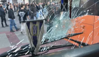 Kaos në Tiranë nga protestat, pezullohet qarkullimi i urbanëve