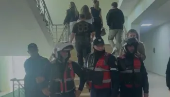 KAOS në Vlorë-Efektivët futen në auditoret e Universitetit “Ismail Qemali”, policë edhe te ‘Shkencat’