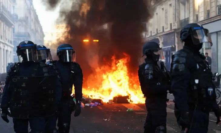 Kaosi dhe trazirat, Franca shqyrton bllokimin e rrjeteve sociale gjatë protestave!