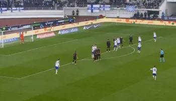 Kartoni i kuq i Berishës dhe dy goditje dënimi fundosin Shqipërinë në Helsinki (video)