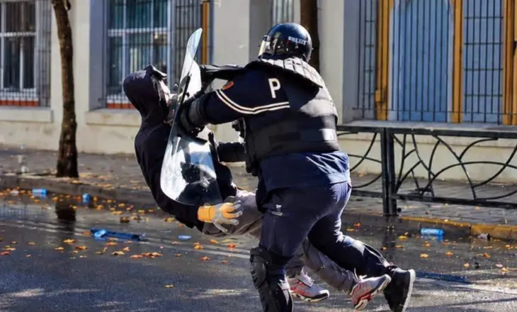 Këlliçi akuza prokurorisë: Dy javë terror policor ndaj të rinjve, asnjë polic i ndaluar