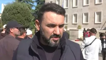 Këlliçi në krah të studentëve: Largimi i Ramës, qeveri teknike dhe zgjedhje