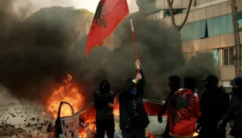 Këlliçi për mediat britanike: Rama po përpiqet të shkaktojë një viktimë në protestë, që ta përdorë këtë si justifikim për ta ndaluar