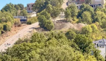 Këlliçi publikon vilat e Skënder Hitës: Kur policët rropaten me turne 12-orëshe, drejtori shton katet e vilave