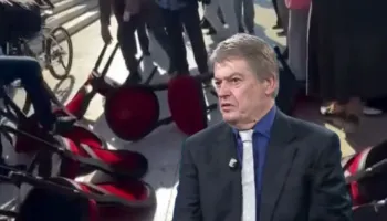 Kërkesa e Ramës për dialog, ish-Presidenti Topi: Del në trotuar vë karrige, nuk është serioze! Kjo shoqëri s’e duron dot më këtë sjellje