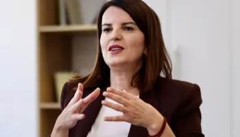 Koçiu “kërcënon” studentët: Kush shkatërron pronën do të paguajë…
