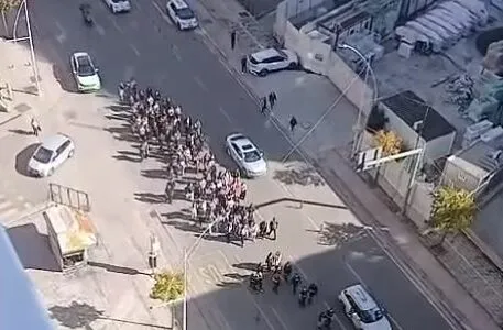 Koçiu për protestën: Dialogu është rruga e atyre që kanë argumente, dhuna e atyre që s’kanë çfarë ofrojnë më