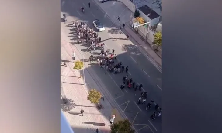 Koçiu për protestën në Tiranë: Tentativa për të fabrikuar një ‘revolucion popullor’ dështoi (VIDEO)