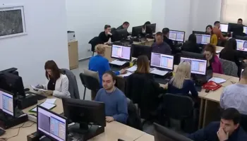 Kodi i Etikës në Ministrinë e Arsimit! Kumbaro vendos rregulla për veshjen, dhuratat dhe përdorimin e telefonit