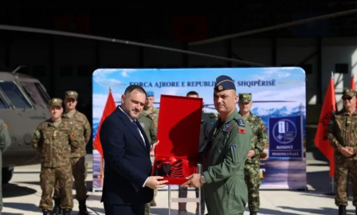 Kontingjenti i parë shqiptar i helikopterëve niset në misionin e NATO-s në KFOR-in e Kosovës, Nufi: FA po zgjeron rolin e saj!
