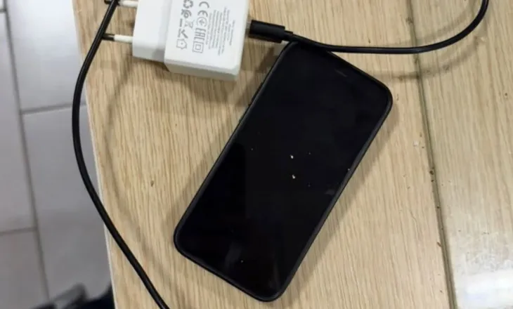 Kontroll për sende të ndaluara në burgun e Shkodrës, zbulohen celular i ndezur dhe karikues