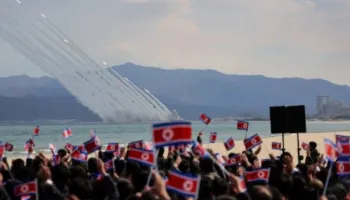 Koreja e Veriut teston dronët sulmues dhe raketat, teksa Kim bën thirrje për “epërsi absolute“