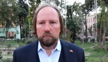 Korrupsioni mbetet pengesë për BE-në/ Hofreiter mesazh Ramës: Politika të mos ndërhyjë te SPAK-u