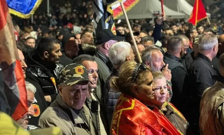 Kosovë/ Protestë para Kuvendit, policia shton masat e sigurisë