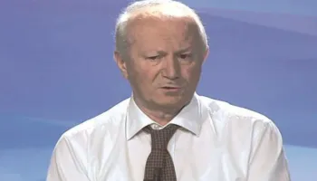Kreu i Këshillit Atlantik të Shqipërisë, Arian Starova letër ambasadorit të SHBA: Ndihmojeni Shqipërinë ta kapërcejë këtë situatë shumë të rrezikshme