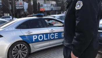 Krim pasioni? Burri vret gruan dhe mikun e tij, shkaku dyshohet divorci?