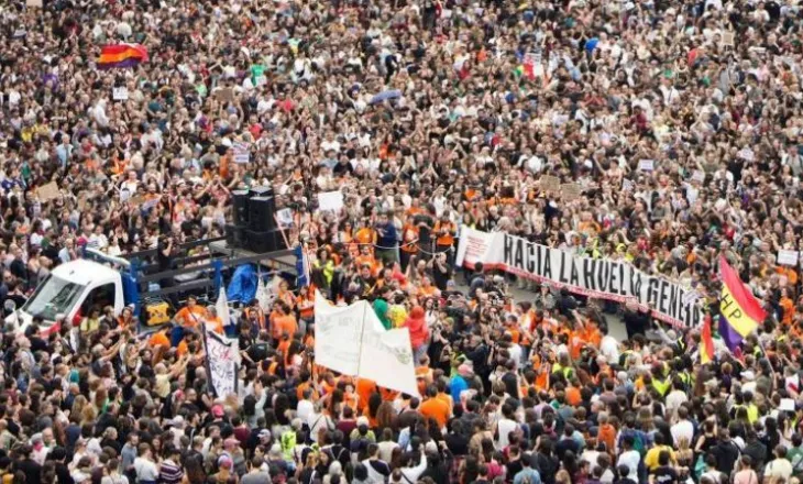 Kriza e strehimit ‘rrëzon’ qeverinë spanjolle, vendi shkon në zgjedhje të parakohshme