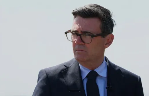 Kryeministri Burnham kërkon afrimin me BE-në: Britania duhet të rishikojë marrëdhënien pas “Brexit”