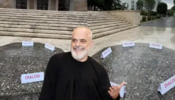 Kryeministri Rama nuk heq dorë, “shtron sërish sofrën”: DIALOG! (VIDEO)