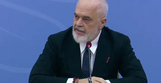 Kryeministri sulmon protestuesit e dhunshëm: Njërëz pa shkollë, kanë nevojë për psikolog!
