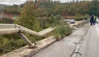Kukës/ Makina del nga rruga, plagosen dy persona, mes tyre një 21-vjeçar