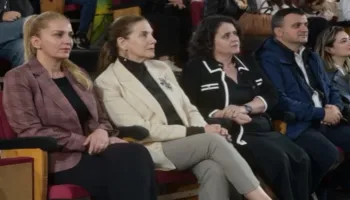 Kumbaro mbledh mësuesit në Gjirokastër, flasin për etikën në shkollë: Respekti dhe toleranca kultivohen që në bankat e shkollës