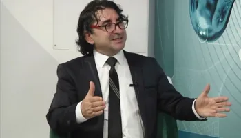 KUR STUDENTËT BËHEN NDËRGJEGJJA E NJË KOMBI