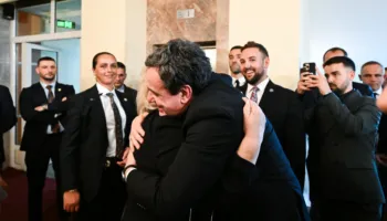 Kurti takon presidenten e re të Kosovës: Na presin shumë punë…