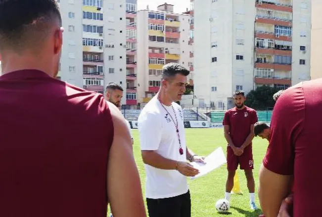 “Largohem me kokën lart, Partizani klub i madh”, trajneri Bratu: Futbolli gjykohet nga rezultatet