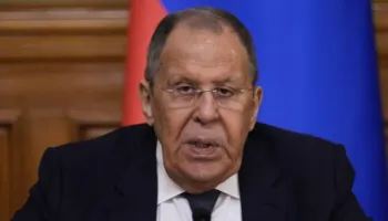 Lavrov: Zelensky ka sabotuar negociatat. Marrëveshja e paqes do sillte fundin e tij