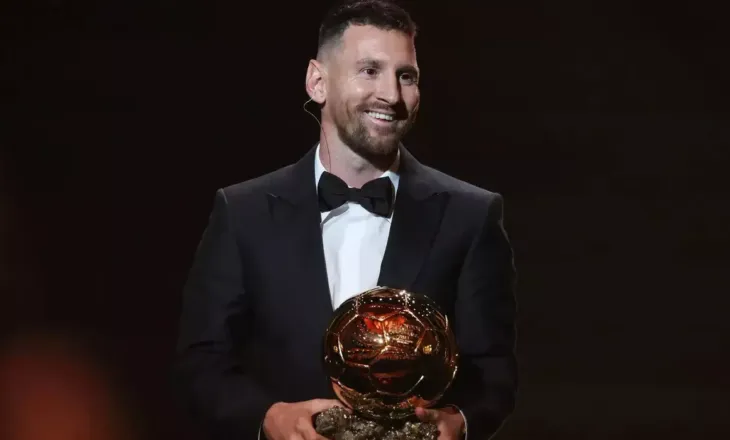 Lionel Messi në ceremoninë e Topit të Artë