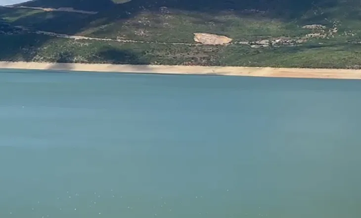 Liqeni i Fierzës drejt kuotave kritike, niveli i ujit zbret në 266.95 metra