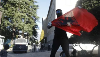 “Lista e zezë” e protestuesve, ekspertët kundër Ramës: Shkel Kushtetutën dhe synon të frenojë protestat