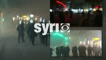 LIVE në SYRI TV/ Policia nis sulmin ndaj studentëve, gaz dhe ujë ndaj tyre, shoqërime dhe dhunë