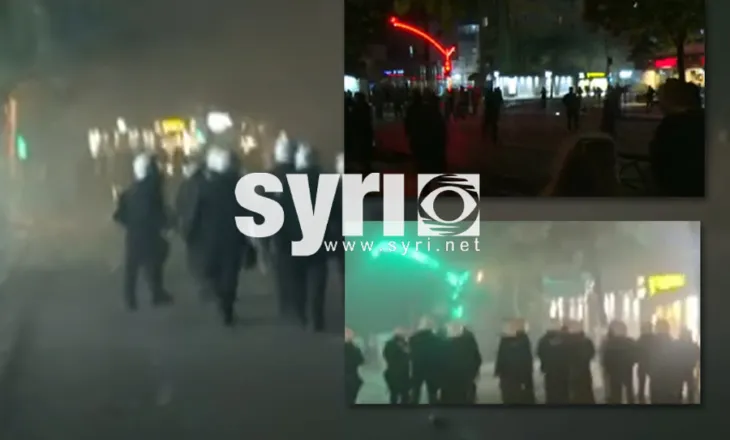 LIVE në SYRI TV/ Policia nis sulmin ndaj studentëve, gaz dhe ujë ndaj tyre, shoqërime dhe dhunë