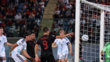 Luajti katër ndeshjet me Kombëtaren dhe shënoi, futbollisti kuqezi merr lajmin e keq nga klubi
