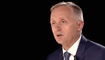 LUFTE CIVILE MES GRUPEVE/ ANALISTI: RAMA ESHTE NE KRIZE MENDORE, KA ARSYE PSE E ÇOI NE FIER VELIAJN