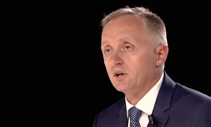 LUFTE CIVILE MES GRUPEVE/ ANALISTI: RAMA ESHTE NE KRIZE MENDORE, KA ARSYE PSE E ÇOI NE FIER VELIAJN