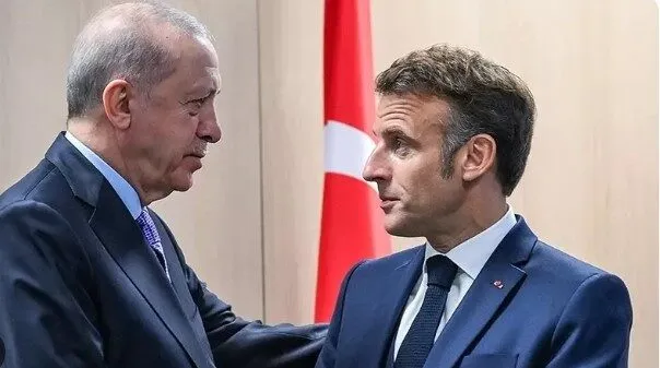 Macron dhe Erdogan zhvillojnë bisedë telefonike, diskutojnë marrëdhëniet dypalëshe dhe zgjedhjen e kreut të OKB-së