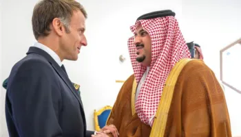 Macron zbarkon në Arabinë Saudite në kuadër të turneut në Lindjen e Mesme