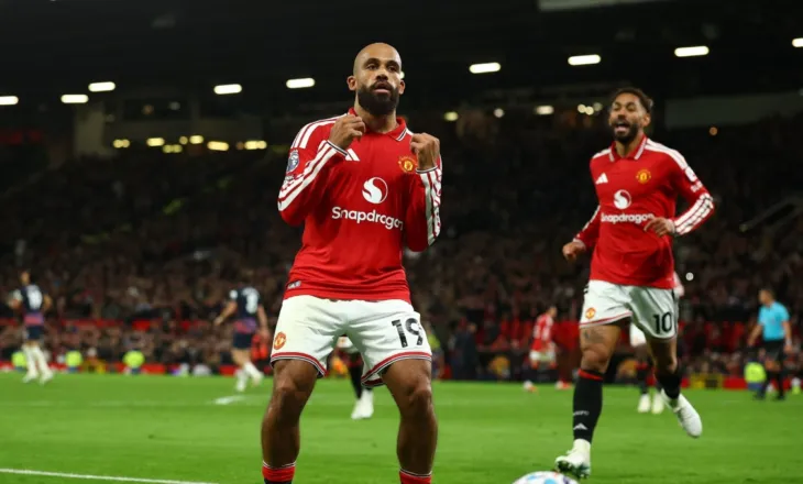 Man. United dhe Tottenham “zgjohen” vonë në pjesën e dytë, por në fund askush nuk feston (video)