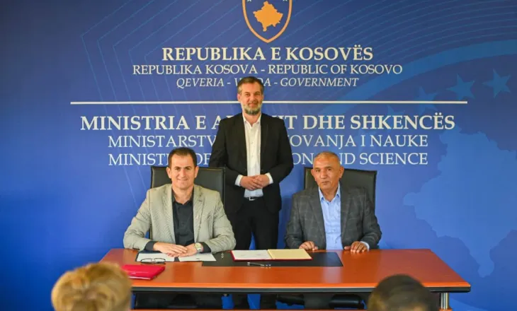 MASh ndan 370 mijë euro për 54 qendra mësimore që mbështesin mbi 2,600 fëmijë